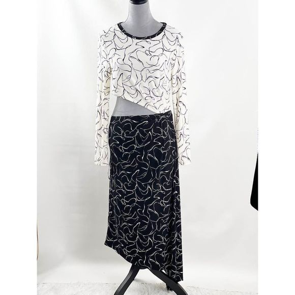 Topshop Dresses & Skirts - Topshop Long Sleeves Midi Dress Size 12